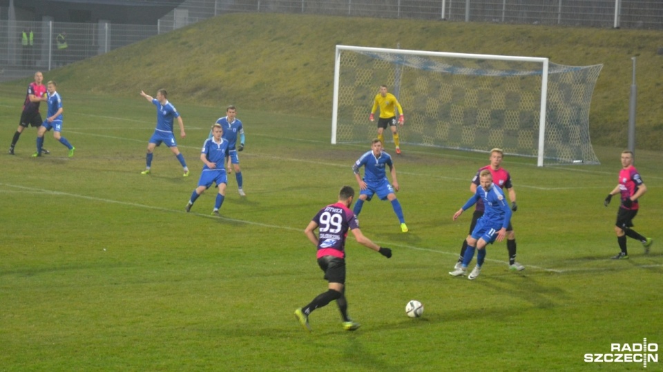 Piłkarze Kotwicy Kołobrzeg zremisowali z Nadwiślanem Góra 0:0 w piątkowym meczu II ligi. Fot. Przemysław Polanin [Radio Szczecin]