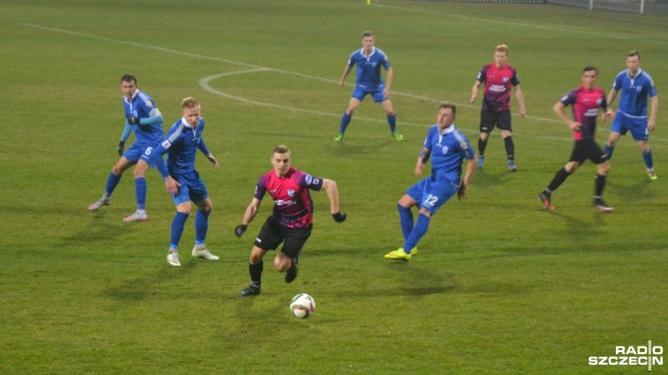 Piłkarze Kotwicy Kołobrzeg zremisowali z Nadwiślanem Góra 0:0 w piątkowym meczu II ligi. Fot. Przemysław Polanin [Radio Szczecin]