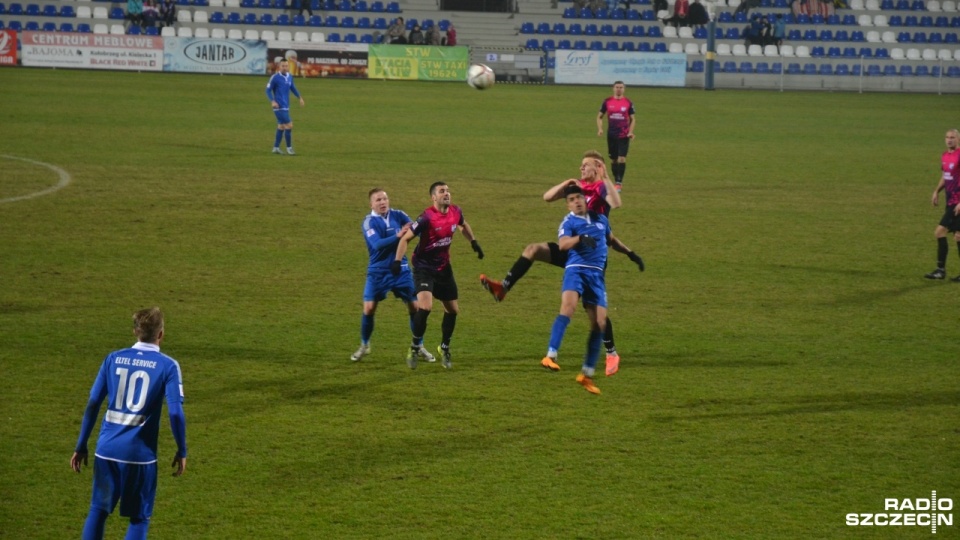 Piłkarze Kotwicy Kołobrzeg zremisowali z Nadwiślanem Góra 0:0 w piątkowym meczu II ligi. Fot. Przemysław Polanin [Radio Szczecin]