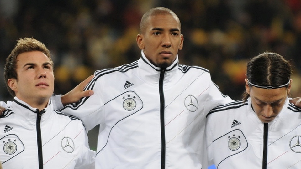 Jérôme Boateng (w środku). Fot. www.wikipedia.org / Ilja Chochłow