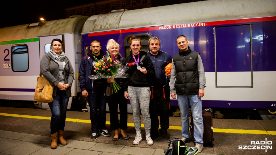 Natalia Hollińska srebrna medalistka akademickich mistrzostw świata w boksie wróciła z Tajlandii do Szczecina. Fot. Konrad Nowak [Radio Szczecin]