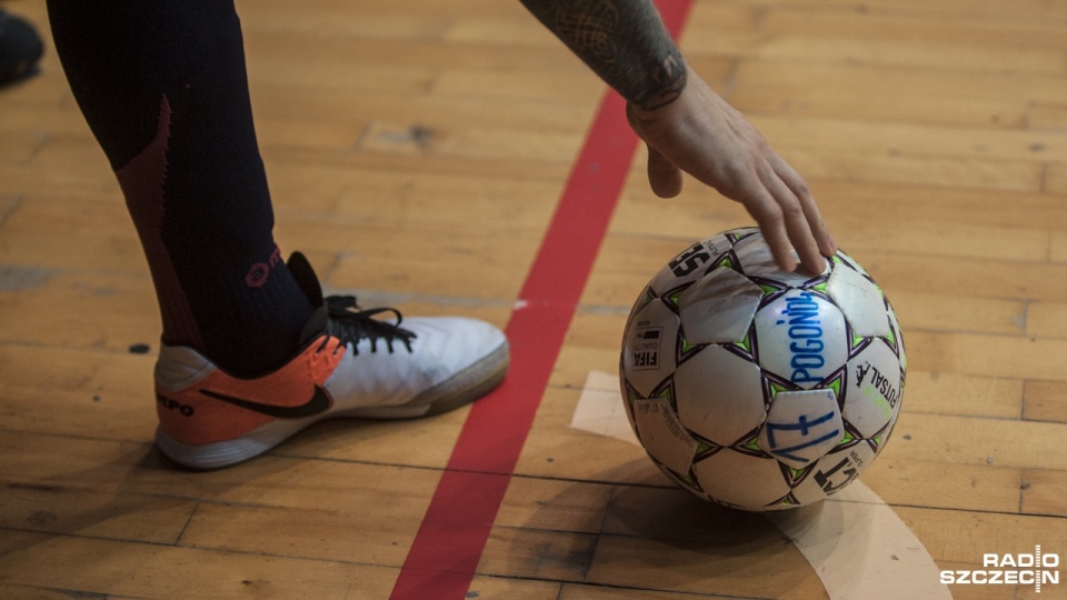 Halowi piłkarze Pogoni 04 po trzy punkty w ekstraklasie futsalu pojechali na Górny Śląsk. Fot. Olaf Nowicki [Radio Szczecin]