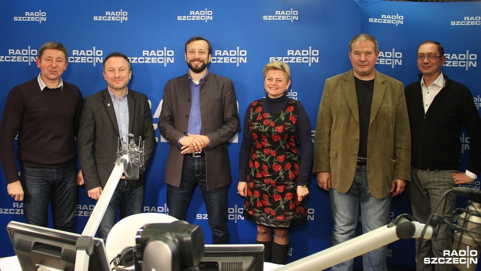 Budowa terminalu kontenerowego w Świnoujściu dzieli gości "Kawiarenki politycznej" Radia Szczecin. Fot. Piotr Kołodziejski [Radio Szczecin]