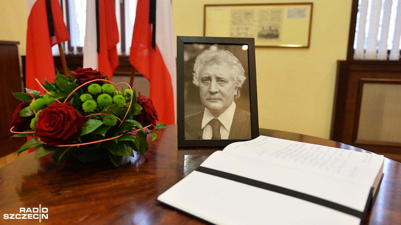 Pomnik ku pamięci Longina Komołowskiego stanie wiosną w Kołbaskowie. Termin zdradza w rozmowie z reporterem Radia Szczecin wójt gminy.