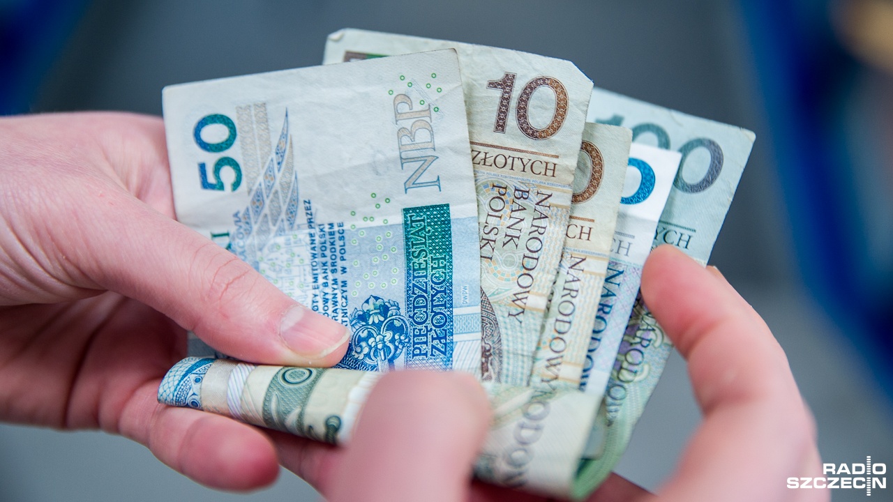Prezydent Andrzej Duda podpisał nowelizację ustawy o pomocy dla kredytobiorców. Nowe prawo wydłuża mechanizm tak zwanych wakacji kredytowych na ten rok.