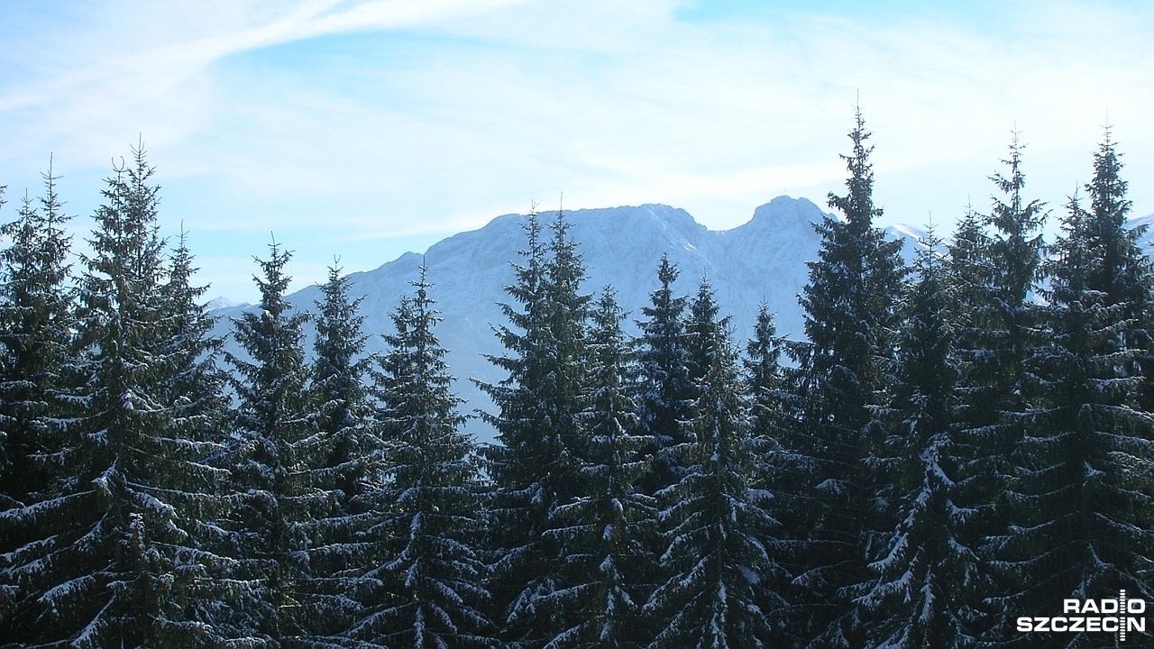 Tłumy turystów zmierzają na weekend pod Tatry. Do Zakopanego dotarło już wielu gości z całego kraju.