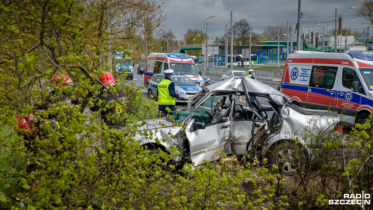 Tragiczne święta na zachodniopomorskich drogach: od czwartku do poniedziałku w wypadkach zginęło sześć osób, a 35 zostało rannych - informuje policja.