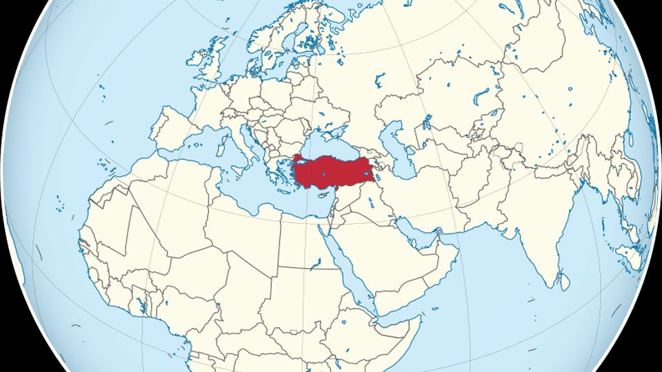 W poniedziałek po południu w Ankarze Recep Tayyip Erdogan zostanie zaprzysiężony na urząd głowy państwa. Choć Erdogan jest prezydentem od pięciu lat, to właśnie od poniedziałku będzie mieć znacznie szersze uprawnienia i stanie się najpotężniejszym władcą Turcji od czasów Kemala Ataturka.
