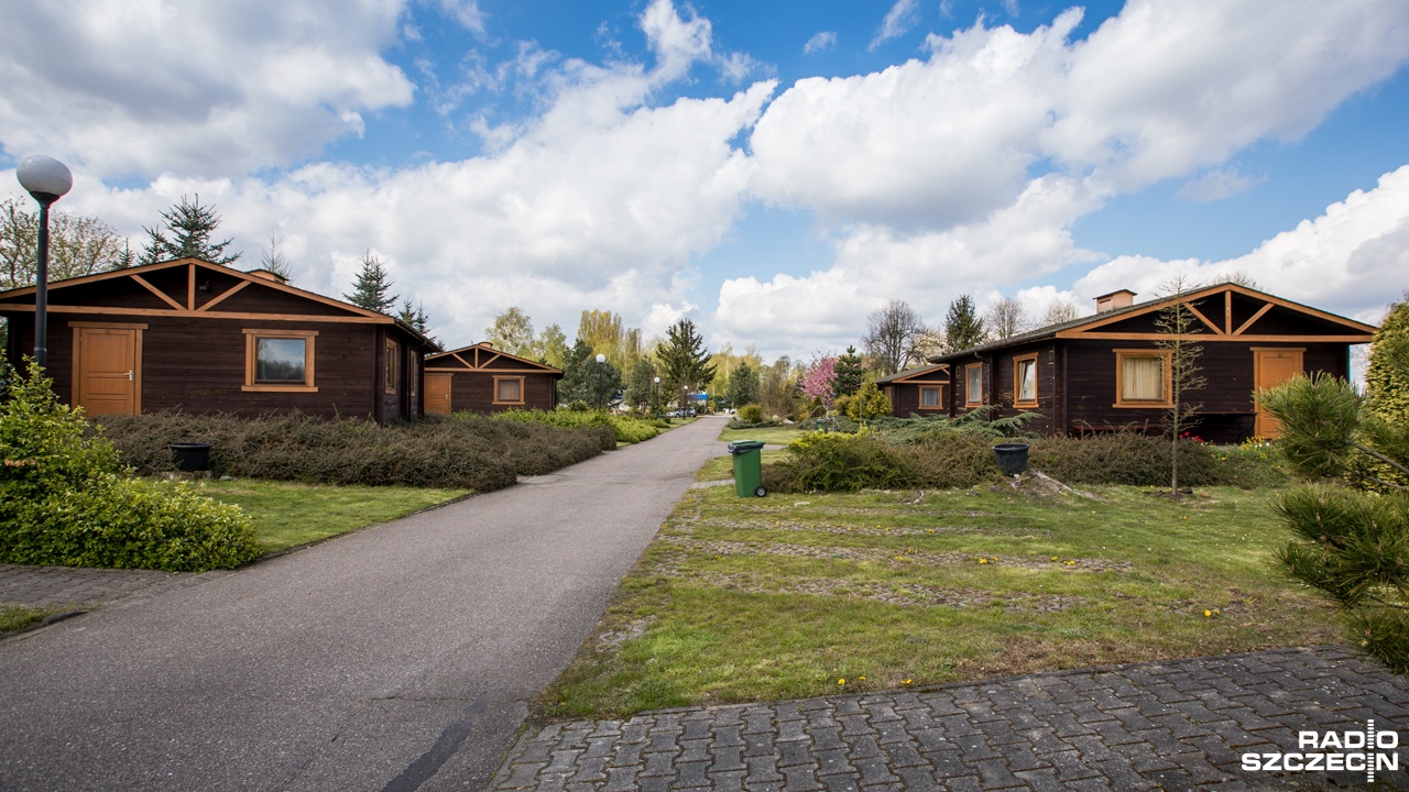 Żeglarze w potrzasku i zamknięta marina - taki scenariusz czeka na tę chwilę Camping Marinę PTTK w szczecińskim Dąbiu. W środę wygasa obowiązująca umowa dzierżawy, a nowa wciąż nie jest podpisana. To oznacza, że obiekt od czwartku nie będzie miał gospodarza.