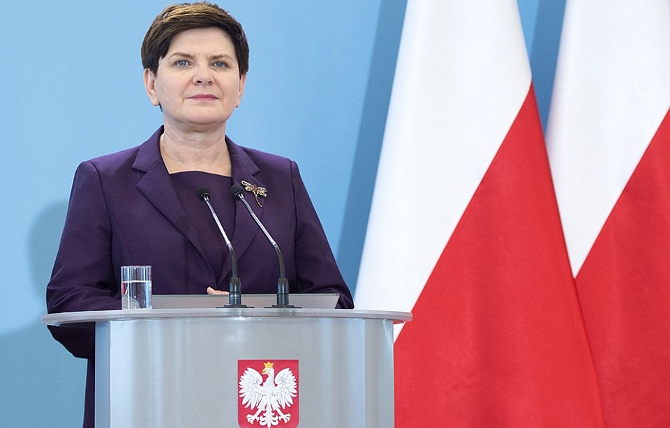 Według danych Centrum Badania Opinii Społecznej, ponad połowa Polaków dobrze ocenia pracę polskiego rządu. W majowym badaniu rząd pozytywnie oceniło 51 procent badanych, co daje 3 procent więcej, niż w kwietniu. Praca rządu jest negatywnie oceniania przez 38 procent badanych.