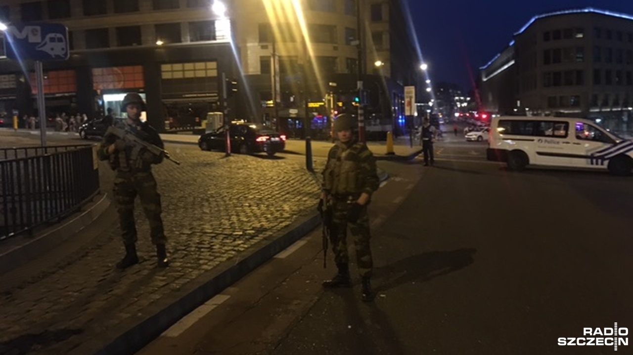 Zatrzymano cztery osoby w związku z nieudanym wtorkowym atakiem bombowym na dworcu centralnym w Brukseli. Jak informują belgijskie władze, zatrzymania są efektem serii domowych przeszukań jakie odbyły się w stolicy Belgii.