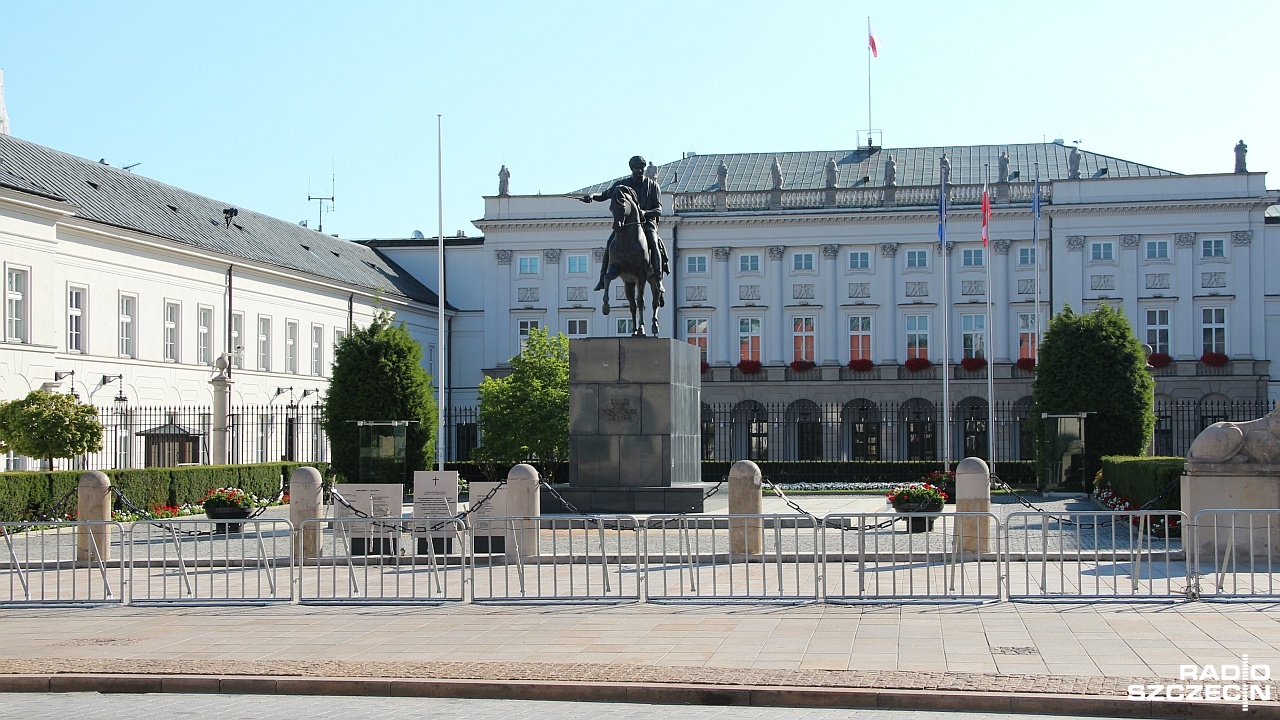 W Pałacu Prezydenckim wręczono noty identyfikacyjne rodzinom ofiar totalitaryzmów. Po dziesiątkach lat udało się odnaleźć miejsca ukrycia szczątków ofiar reżimu komunistycznego.