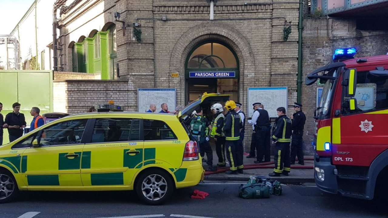Londyńska policja metropolitalna zatrzymała drugą osobą w związku z piątkowym atakiem terrorystycznym w zachodnim Londynie. Amatorska bomba, która wybuchła na stacji Parsons Green zraniła trzydzieści osób.