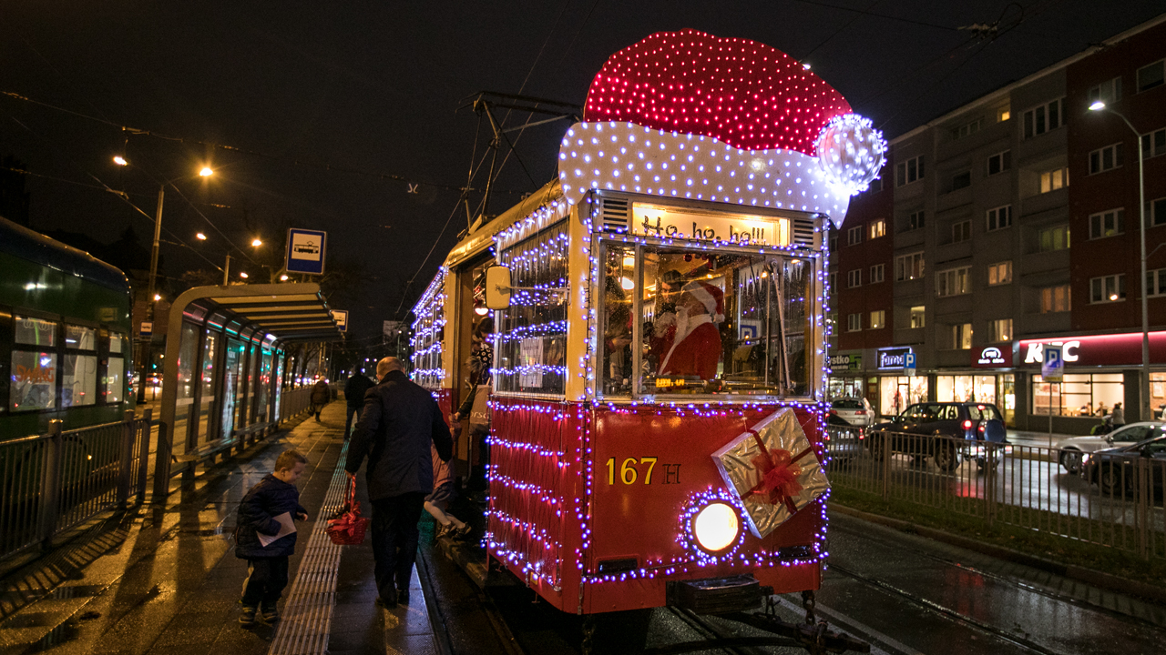 Na ulice Szczecina powróci świąteczny tramwaj Perełka. Od 9 grudnia kursowała będzie także przyozdobiona siódemka.