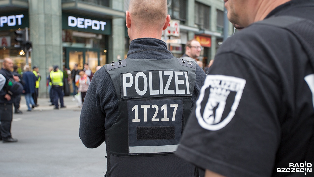 Policja udaremniła atak terrorystyczny z użyciem noża na uczestników berlińskiego półmaratonu. Zatrzymano czterech podejrzanych. Jak informuje gazeta Die Welt zatrzymani byli znajomymi zamachowca Anisa Amri, który w grudniu 2016 roku wjechał ukradzioną polską ciężarówką w tłum ludzi na bożonarodzeniowym jarmarku w Berlinie.