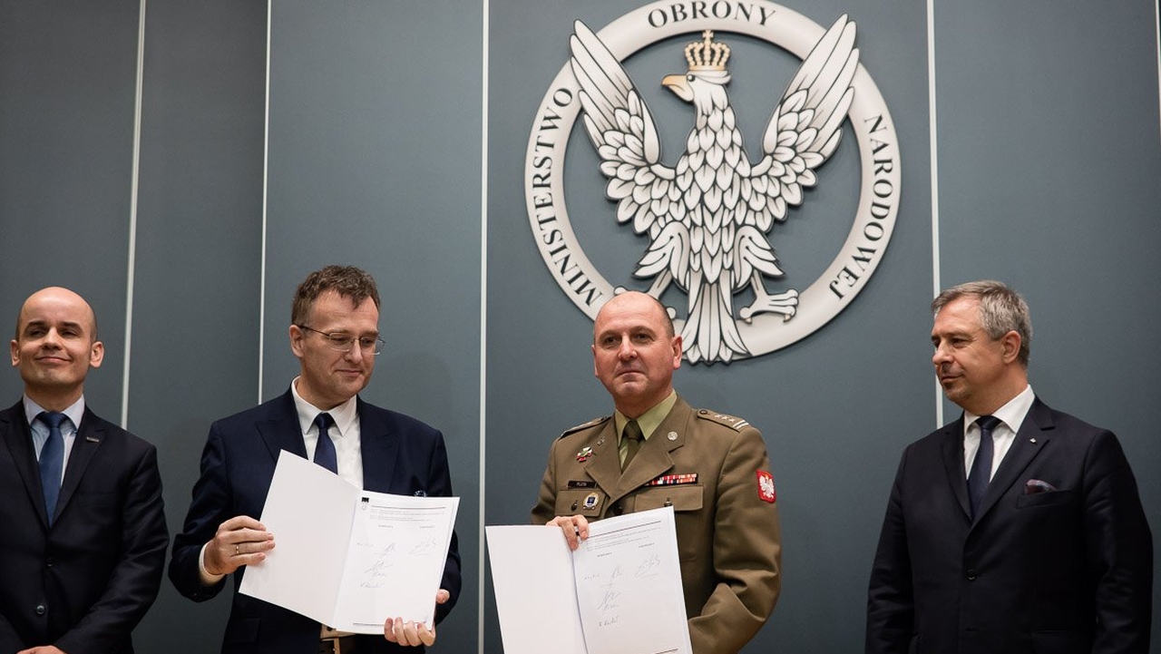 Minister obrony narodowej zapowiedział, że negocjacje w sprawie zakupu okrętów podwodnych dla marynarki wojennej zostaną sfinalizowane jeszcze w tym roku.
