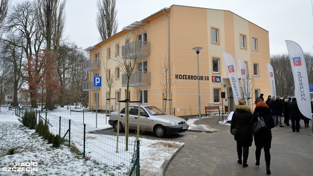 Zakończyła się budowa drugiego etapu osiedla TBS-u Prawobrzeże "Nad Płonią". Fot. Łukasz Szełemej [Radio Szczecin] Mieszkania Nad Płonią gotowe. Rodziny odebrały klucze [WIDEO, ZDJĘCIA]