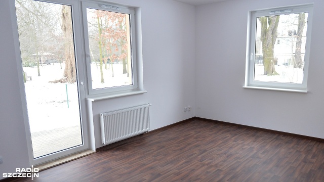 Zakończyła się budowa drugiego etapu osiedla TBS-u Prawobrzeże "Nad Płonią". Fot. Łukasz Szełemej [Radio Szczecin] Mieszkania Nad Płonią gotowe. Rodziny odebrały klucze [WIDEO, ZDJĘCIA]