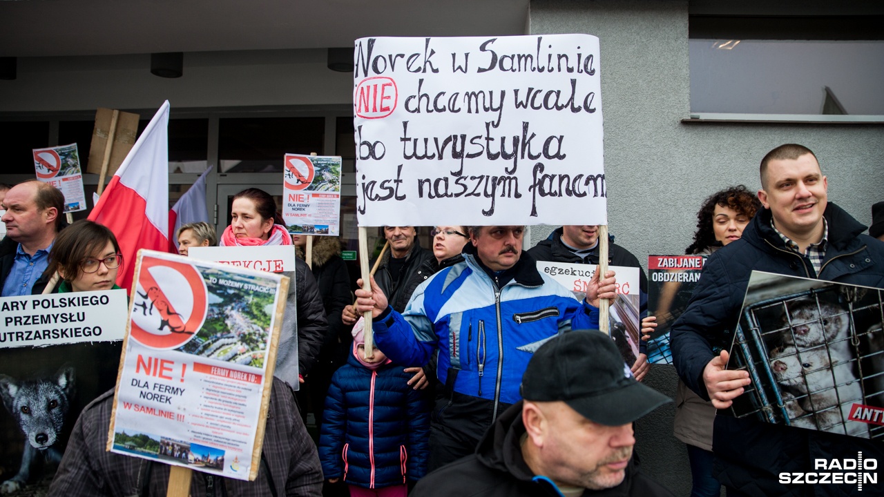 Całkowicie odmienne zdanie mieli goście audycji Radio Szczecin na Wieczór na temat projektu ustawy zakazującej hodowli zwierząt futerkowych. Projekt został właśnie zaproponowany przez Prawo i Sprawiedliwość, a jego zwolennikiem jest sam Jarosław Kaczyński.
