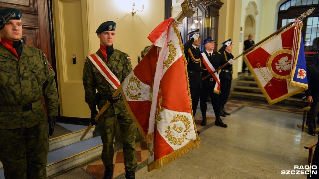 W Zachodniopomorskim Urzędzie Wojewódzkim w Szczecinie odbyła się oficjalna prezentacja rękopisu Konstytucji 3 maja. Fot. Łukasz Szełemej [Radio Szczecin] Rękopis Konstytucji 3 maja oficjalnie zaprezentowany [ZDJĘCIA]