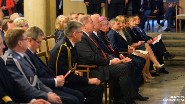 W Zachodniopomorskim Urzędzie Wojewódzkim w Szczecinie odbyła się oficjalna prezentacja rękopisu Konstytucji 3 maja. Fot. Łukasz Szełemej [Radio Szczecin] Rękopis Konstytucji 3 maja oficjalnie zaprezentowany [ZDJĘCIA]