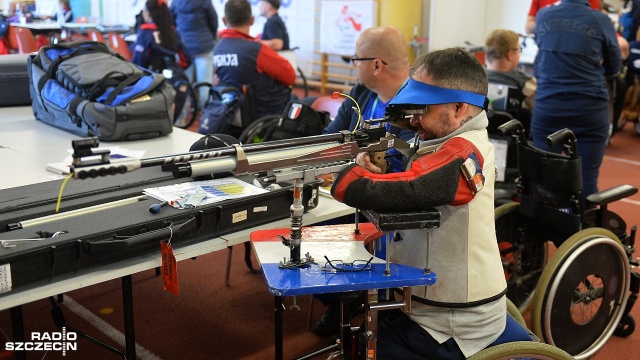 Zawody Pucharu Świata w Strzelectwie Sportowym Osób Niepełnosprawnych w Szczecinie. Fot. Łukasz Szełemej [Radio Szczecin] Strzelcy z całego świata walczą w Szczecinie. Stawką igrzyska w Tokio