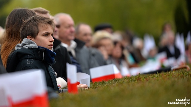 Uroczystości 72. rocznicy forsowania Odry. Fot. Łukasz Szełemej [Radio Szczecin] Rocznica forsowania Odry. Prezydent oddał hołd poległym [WIDEO, ZDJĘCIA]