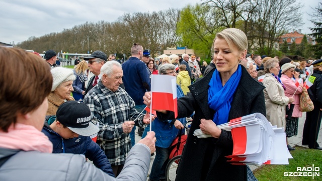 Obchody Święta Narodowego Trzeciego Maja w Szczecinie. Fot. Olaf Nowicki [Radio Szczecin] Święto Konstytucji 3 Maja. Uroczystości na Błoniach [WIDEO, ZDJĘCIA]