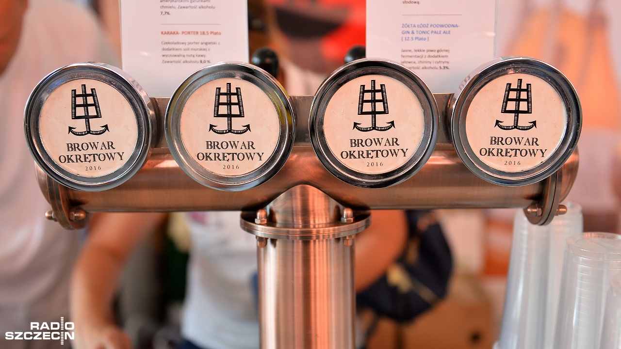 Ponad 25 wystawców z Polski i przeszło sto gatunków piwa rzemieślniczego oraz warsztaty warzenia - na Łasztowni trwa Szczecin Beer Fest. W sobotę początek o godzinie 11.