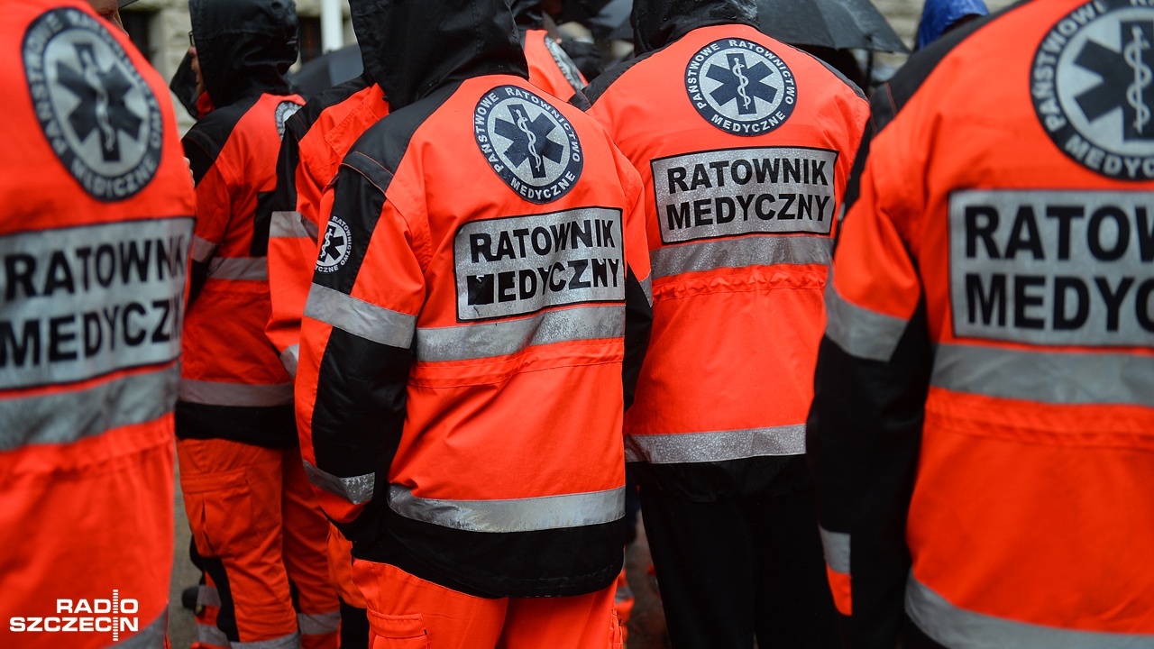 Nie możemy wierzyć w zapewnienia Ministerstwa Zdrowia w sprawie podwyżek pensji - zgodnie stwierdzili ratownicy medyczni, goście programu Radia Szczecin na Wieczór.
