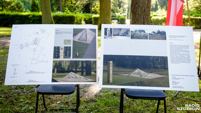 Na Cmentarzu Centralnym odbyły się obchody 74. rocznicy rzezi wołyńskiej. Fot. Olaf Nowicki [Radio Szczecin] "To co stało się na Wołyniu jest ciężkie do wyobrażenia" [WIDEO, ZDJĘCIA]