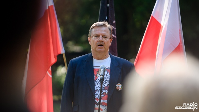 Na Cmentarzu Centralnym odbyły się obchody 74. rocznicy rzezi wołyńskiej. Fot. Olaf Nowicki [Radio Szczecin] "To co stało się na Wołyniu jest ciężkie do wyobrażenia" [WIDEO, ZDJĘCIA]