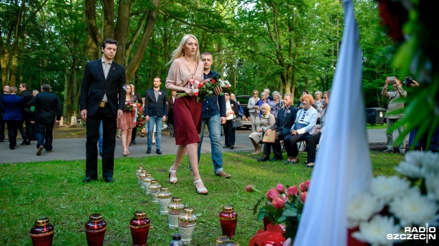 Na Cmentarzu Centralnym odbyły się obchody 74. rocznicy rzezi wołyńskiej. Fot. Olaf Nowicki [Radio Szczecin] "To co stało się na Wołyniu jest ciężkie do wyobrażenia" [WIDEO, ZDJĘCIA]