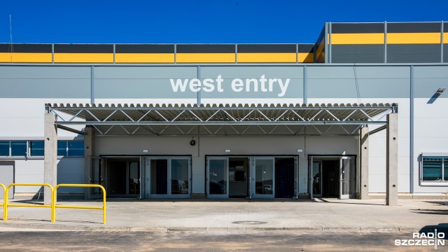 Magazyn Amazon w podszczecińskim Kołbaskowie. Fot. Weronika Łyczywek [Radio Szczecin] Kilkanaście milionów przedmiotów w magazynie Amazona [ZDJĘCIA, WIDEO]