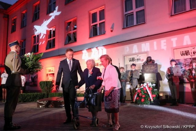 Uroczystości w Wieluniu. Fot. Krzysztof Sitkowski/KPRP, www.prezydent.pl Prezydent w Wieluniu: Trzeba wiedzieć i pamiętać, kto był ofiarą, a kto agresorem [ZDJĘCIA]