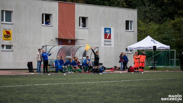 Olimpia Szczecin - Mitech Żywiec 2:4. Fot. Weronika Łyczywek [Radio Szczecin] Niespodziewana porażka piłkarek Olimpii [ZDJĘCIA]