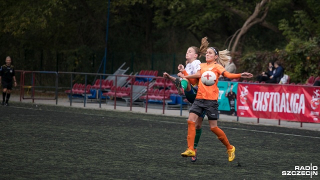 Olimpia Szczecin - Mitech Żywiec 2:4. Fot. Weronika Łyczywek [Radio Szczecin] Niespodziewana porażka piłkarek Olimpii [ZDJĘCIA]