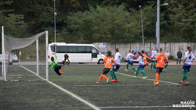 Olimpia Szczecin - Mitech Żywiec 2:4. Fot. Weronika Łyczywek [Radio Szczecin] Niespodziewana porażka piłkarek Olimpii [ZDJĘCIA]