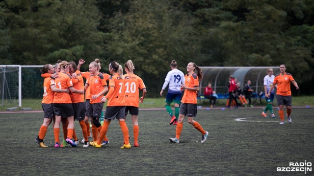 Olimpia Szczecin - Mitech Żywiec 2:4. Fot. Weronika Łyczywek [Radio Szczecin] Niespodziewana porażka piłkarek Olimpii [ZDJĘCIA]