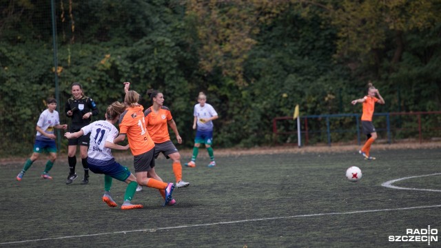 Olimpia Szczecin - Mitech Żywiec 2:4. Fot. Weronika Łyczywek [Radio Szczecin] Niespodziewana porażka piłkarek Olimpii [ZDJĘCIA]