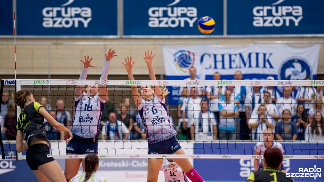 Chemik Police - Poli Budowlani Toruń 3:0. Fot. Olaf Nowicki [Radio Szczecin] Pewna wygrana i fotel lidera dla Chemika [DUŻO ZDJĘĆ]