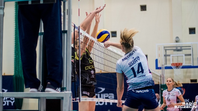 Chemik Police - Poli Budowlani Toruń 3:0. Fot. Olaf Nowicki [Radio Szczecin] Pewna wygrana i fotel lidera dla Chemika [DUŻO ZDJĘĆ]