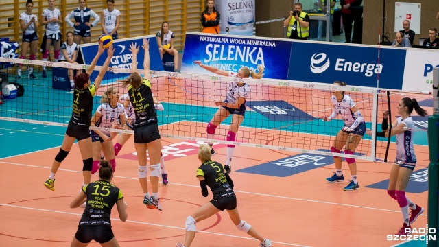 Chemik Police - Poli Budowlani Toruń 3:0. Fot. Olaf Nowicki [Radio Szczecin] Pewna wygrana i fotel lidera dla Chemika [DUŻO ZDJĘĆ]