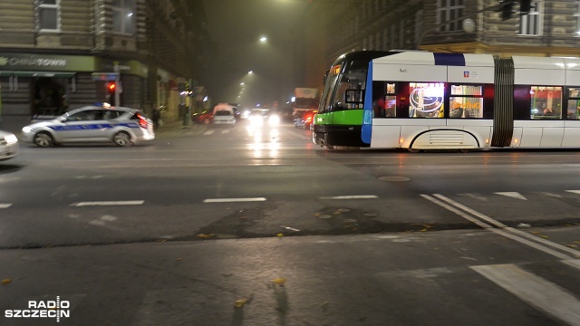 Tramwaje wróciły na ulicę Krzywoustego w Szczecinie. Fot. Łukasz Szełemej [Radio Szczecin] Koniec remontu. Tramwaje znów na Krzywoustego [WIDEO, ZDJĘCIA]