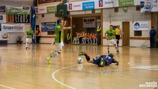 Po niedzielnym sukcesie Pogoń 04 opuściła ostatnie miejsce w tabeli ekstraklasy futsalu awansując na 10. lokatę. Fot. Weronika Łyczywek [Radio Szczecin] Szczeciński futsal górą, Gatta pokonana [WIDEO, ZDJĘCIA]