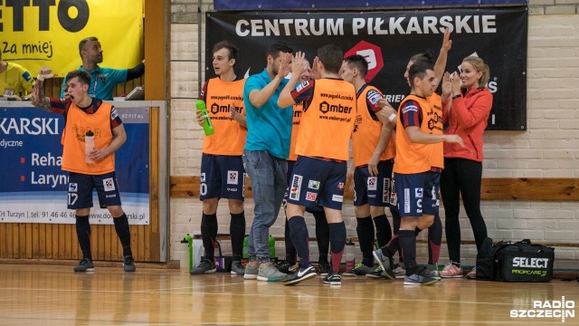 Po niedzielnym sukcesie Pogoń 04 opuściła ostatnie miejsce w tabeli ekstraklasy futsalu awansując na 10. lokatę. Fot. Weronika Łyczywek [Radio Szczecin] Szczeciński futsal górą, Gatta pokonana [WIDEO, ZDJĘCIA]