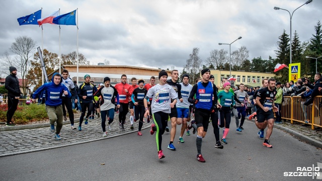 Goleniowska Mila Niepodległości 2017. Fot. Olaf Nowicki [Radio Szczecin] 11 listopada w biegu. W Goleniowie świętowali na sportowo [ZDJĘCIA]