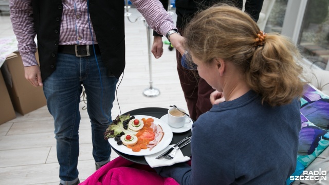 Wszystkie pary nadal walczą o główną wygraną, czyli wymarzone wesele w Hotelu Bukowy Park. Fot. Weronika Łyczywek [Radio Szczecin] Kto wygra wesele w naszym radiowym konkursie? Głosowanie trwa [WIDEO, DUŻO ZDJĘĆ]