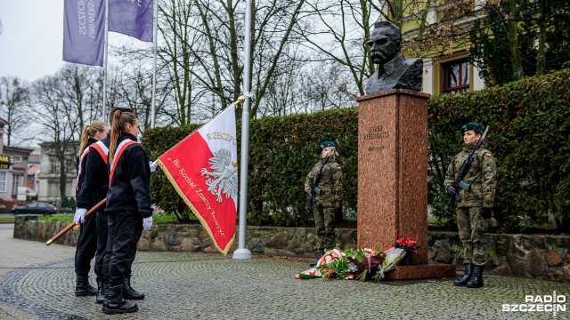 Szczecińskie obchody 150. rocznicy urodzin Marszałka Józefa Piłsudskiego. Fot. Olaf Nowicki [Radio Szczecin] Szczecińskie obchody rocznicy urodzin Józefa Piłsudskiego [ZDJĘCIA]