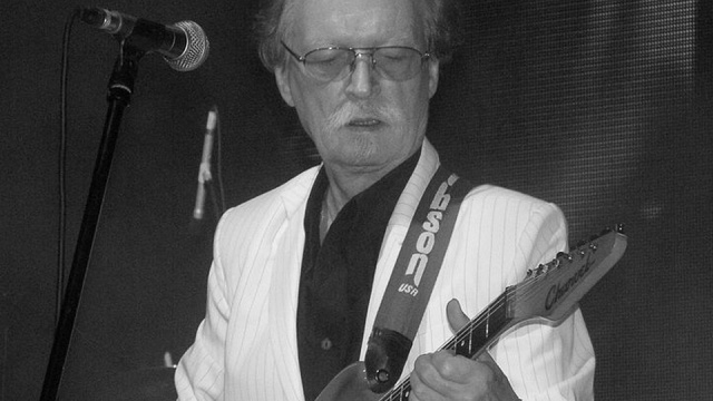Jerzy Kossela to autor tekstów, kompozytor, gitarzysta i współzałożyciel Czerwonych Gitar. Zmarł w Gdyni wieku 74 lat.